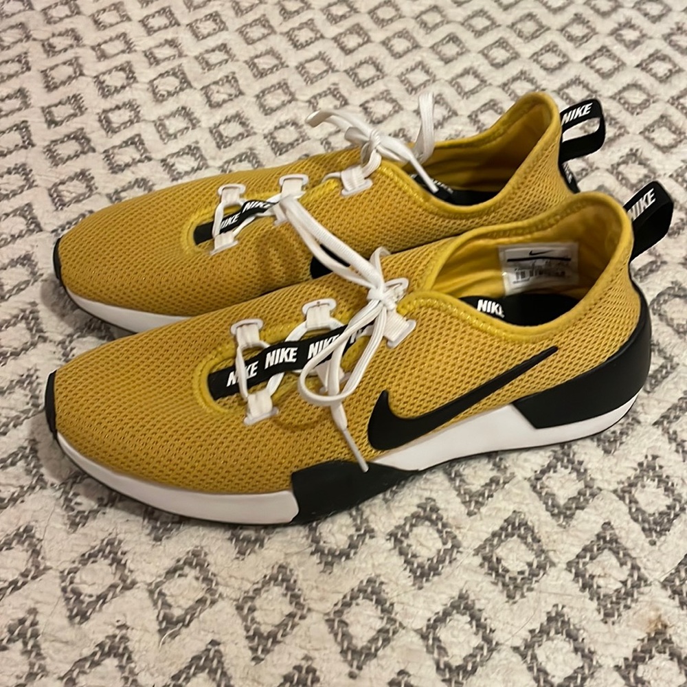 Nike Yellow and Black Women's Sneakers